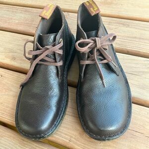 Dr. Martens Docs Sussex Chukka Bear Brown Leather booties🍂🍂